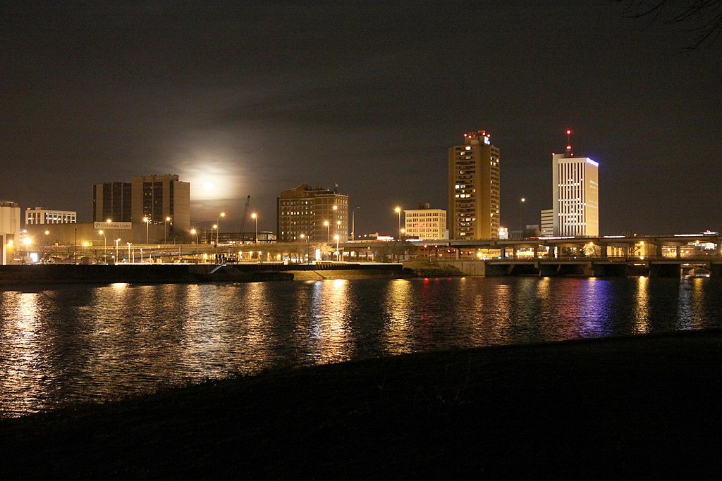 Cedar Rapids Female Strippers - City Skyline