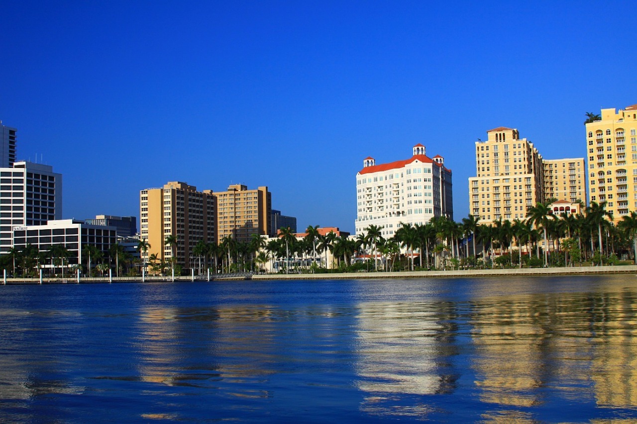 Palm Beach Female Strippers - City Skyline